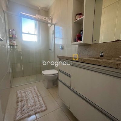 Apartamento com 81m², 3 quartos (sendo 2 suítes), 1 garagem, no bairro Balneário em Florianópolis