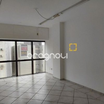 Sala com 30m², 1 garagem, no bairro Centro em Florianópolis