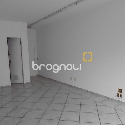 Sala com 30m², 1 garagem, no bairro Centro em Florianópolis