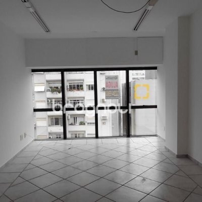 Sala com 30m², 1 garagem, no bairro Centro em Florianópolis