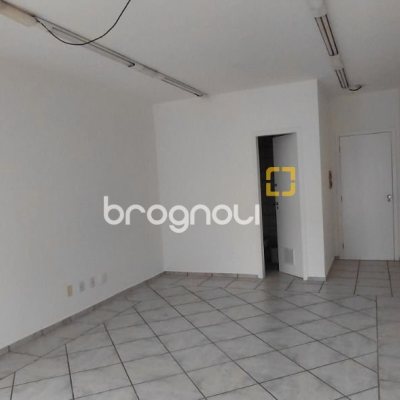 Sala com 30m², 1 garagem, no bairro Centro em Florianópolis