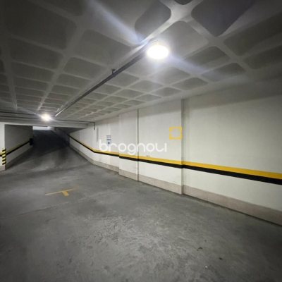Apartamento com 68m², 2 quartos (sendo 1 suíte), 2 garagens, no bairro Centro em Florianópolis