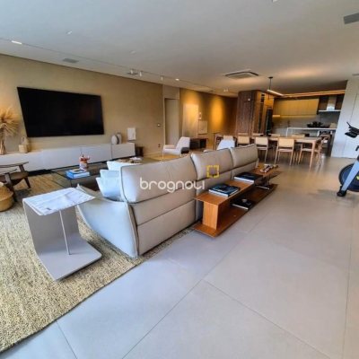 Cobertura com 297m², 3 quartos (sendo 3 suítes), 2 garagens, no bairro Jurerê Internacional em Florianópolis