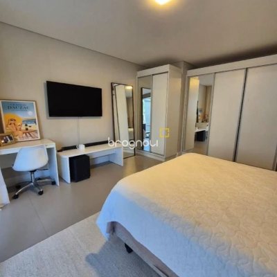 Cobertura com 297m², 3 quartos (sendo 3 suítes), 2 garagens, no bairro Jurerê Internacional em Florianópolis