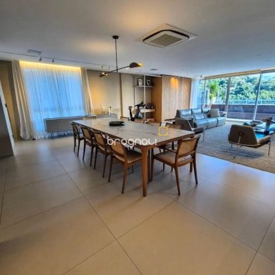 Cobertura com 297m², 3 quartos (sendo 3 suítes), 2 garagens, no bairro Jurerê Internacional em Florianópolis
