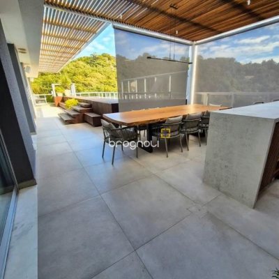 Cobertura com 297m², 3 quartos (sendo 3 suítes), 2 garagens, no bairro Jurerê Internacional em Florianópolis