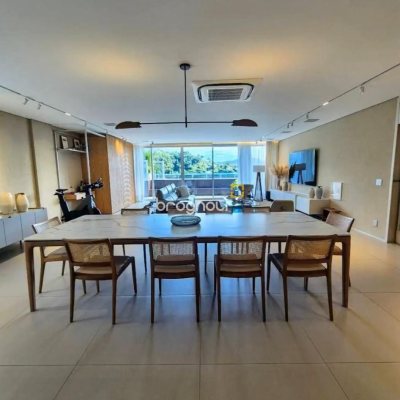 Cobertura com 297m², 3 quartos (sendo 3 suítes), 2 garagens, no bairro Jurerê Internacional em Florianópolis