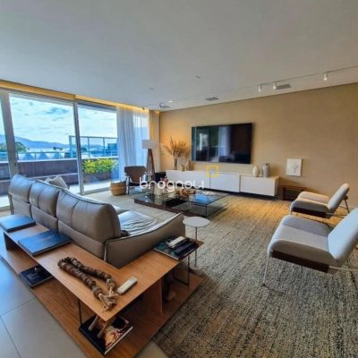 Cobertura com 297m², 3 quartos (sendo 3 suítes), 2 garagens, no bairro Jurerê Internacional em Florianópolis