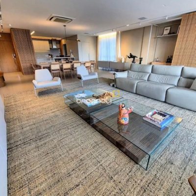 Cobertura com 297m², 3 quartos (sendo 3 suítes), 2 garagens, no bairro Jurerê Internacional em Florianópolis