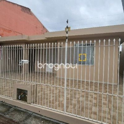 Casa com 262m², 4 quartos (sendo 1 suíte), 2 garagens, no bairro Ipiranga em São José