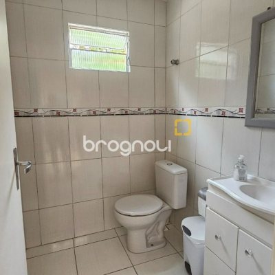 Casa com 262m², 4 quartos (sendo 1 suíte), 2 garagens, no bairro Ipiranga em São José
