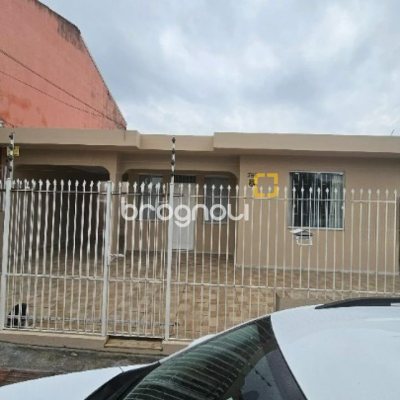 Casa com 262m², 4 quartos (sendo 1 suíte), 2 garagens, no bairro Ipiranga em São José