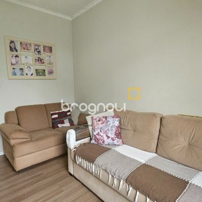 Casa com 262m², 4 quartos (sendo 1 suíte), 2 garagens, no bairro Ipiranga em São José
