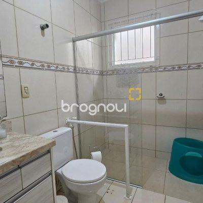Casa com 262m², 4 quartos (sendo 1 suíte), 2 garagens, no bairro Ipiranga em São José