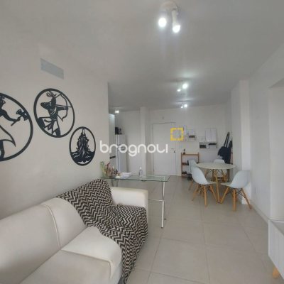 Apartamento com 78m², 3 quartos (sendo 1 suíte), 1 garagem, no bairro Jardim Cidade de Florianópolis em São José