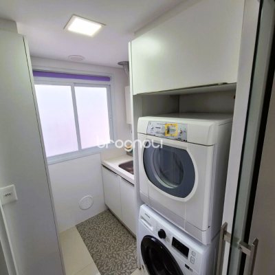 Cobertura com 180m², 3 quartos (sendo 3 suítes), 3 garagens, no bairro Balneário em Florianópolis