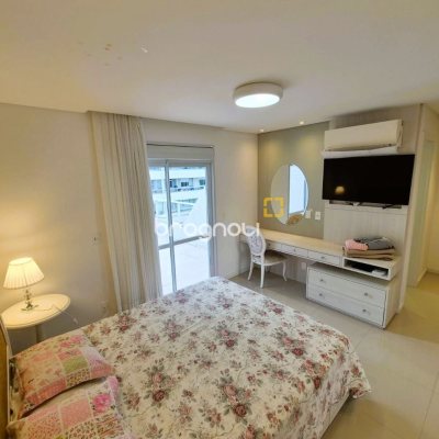 Cobertura com 180m², 3 quartos (sendo 3 suítes), 3 garagens, no bairro Balneário em Florianópolis
