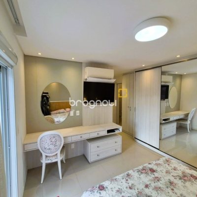 Cobertura com 180m², 3 quartos (sendo 3 suítes), 3 garagens, no bairro Balneário em Florianópolis