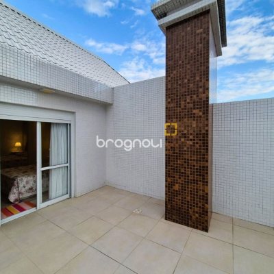 Cobertura com 180m², 3 quartos (sendo 3 suítes), 3 garagens, no bairro Balneário em Florianópolis