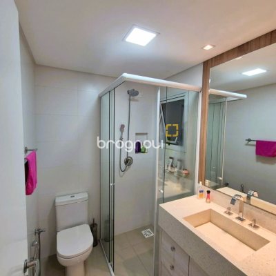 Cobertura com 180m², 3 quartos (sendo 3 suítes), 3 garagens, no bairro Balneário em Florianópolis