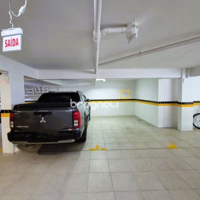 Cobertura com 180m², 3 quartos (sendo 3 suítes), 3 garagens, no bairro Balneário em Florianópolis