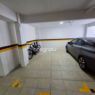 Cobertura com 180m², 3 quartos (sendo 3 suítes), 3 garagens, no bairro Balneário em Florianópolis