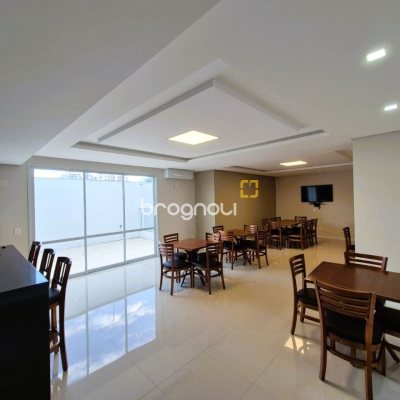 Cobertura com 180m², 3 quartos (sendo 3 suítes), 3 garagens, no bairro Balneário em Florianópolis