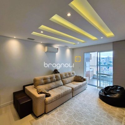 Cobertura com 180m², 3 quartos (sendo 3 suítes), 3 garagens, no bairro Balneário em Florianópolis