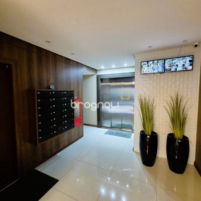 Cobertura com 180m², 3 quartos (sendo 3 suítes), 3 garagens, no bairro Balneário em Florianópolis