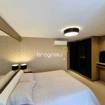 Cobertura com 180m², 3 quartos (sendo 3 suítes), 3 garagens, no bairro Balneário em Florianópolis