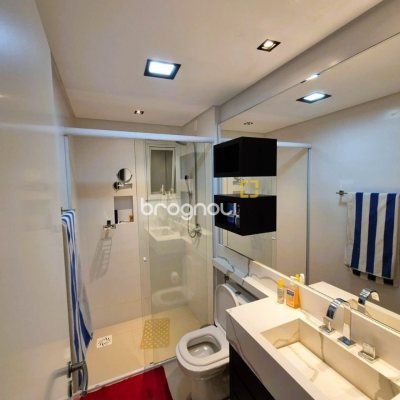 Cobertura com 180m², 3 quartos (sendo 3 suítes), 3 garagens, no bairro Balneário em Florianópolis
