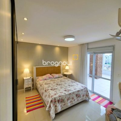 Cobertura com 180m², 3 quartos (sendo 3 suítes), 3 garagens, no bairro Balneário em Florianópolis