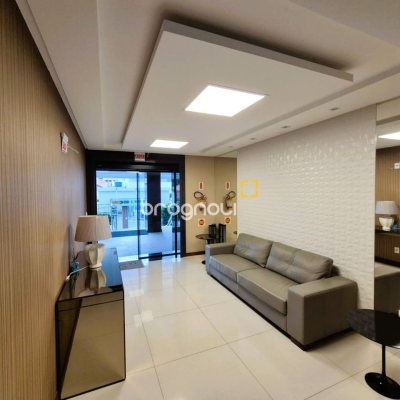 Cobertura com 180m², 3 quartos (sendo 3 suítes), 3 garagens, no bairro Balneário em Florianópolis