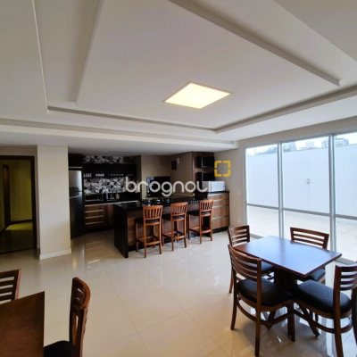 Cobertura com 180m², 3 quartos (sendo 3 suítes), 3 garagens, no bairro Balneário em Florianópolis