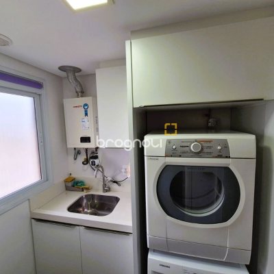 Cobertura com 180m², 3 quartos (sendo 3 suítes), 3 garagens, no bairro Balneário em Florianópolis