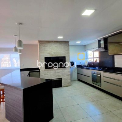 Apartamento com 102m², 3 quartos (sendo 1 suíte), 1 garagem, no bairro Centro em Florianópolis