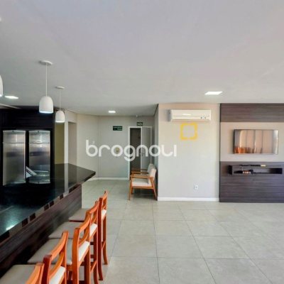 Apartamento com 102m², 3 quartos (sendo 1 suíte), 1 garagem, no bairro Centro em Florianópolis