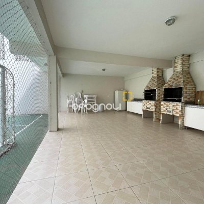 Apartamento com 102m², 3 quartos (sendo 1 suíte), 1 garagem, no bairro Centro em Florianópolis