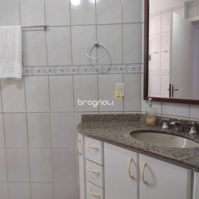 Apartamento com 102m², 3 quartos (sendo 1 suíte), 1 garagem, no bairro Centro em Florianópolis