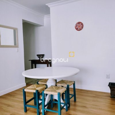 Apartamento com 102m², 3 quartos (sendo 1 suíte), 1 garagem, no bairro Centro em Florianópolis