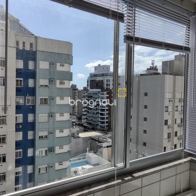 Apartamento com 102m², 3 quartos (sendo 1 suíte), 1 garagem, no bairro Centro em Florianópolis