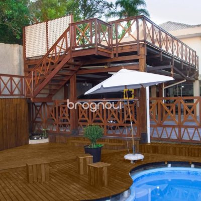 Casa com 650m², 5 quartos (sendo 2 suítes), 3 garagens, no bairro Cacupé em Florianópolis