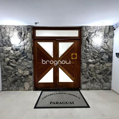 Apartamento com 117m², 4 quartos (sendo 1 suíte), 1 garagem, no bairro Trindade em Florianópolis