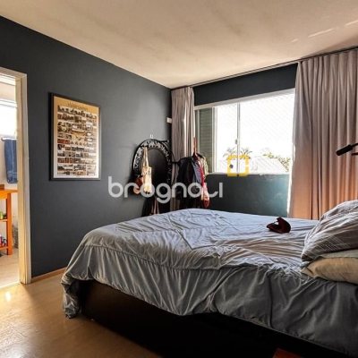 Apartamento com 117m², 4 quartos (sendo 1 suíte), 1 garagem, no bairro Trindade em Florianópolis