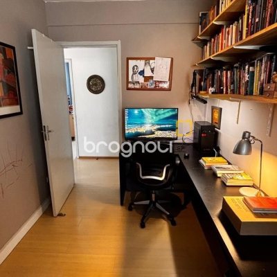 Apartamento com 117m², 4 quartos (sendo 1 suíte), 1 garagem, no bairro Trindade em Florianópolis