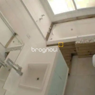 Cobertura com 176m², 3 quartos (sendo 1 suíte), 2 garagens, no bairro Itacorubi em Florianópolis