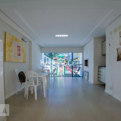 Cobertura com 176m², 3 quartos (sendo 1 suíte), 2 garagens, no bairro Itacorubi em Florianópolis