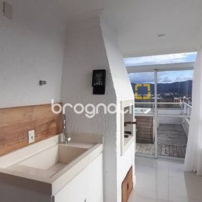 Cobertura com 176m², 3 quartos (sendo 1 suíte), 2 garagens, no bairro Itacorubi em Florianópolis