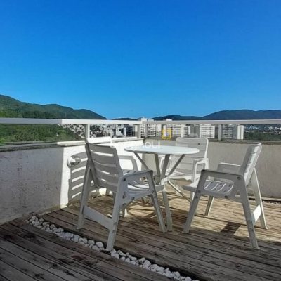 Cobertura com 176m², 3 quartos (sendo 1 suíte), 2 garagens, no bairro Itacorubi em Florianópolis