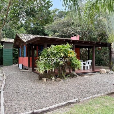 Casa de Condomínio com 197m², 4 quartos (sendo 4 suítes), 3 garagens, no bairro Campo Duna em Garopaba